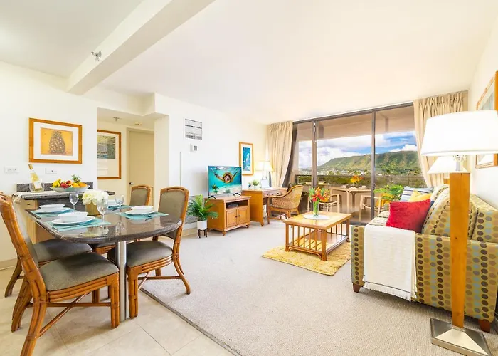 Great Diamond Head Views, 2Br Condo With Free Parking!