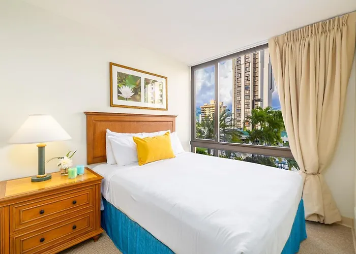 Great Diamond Head Views, 2Br Condo With Free Parking!